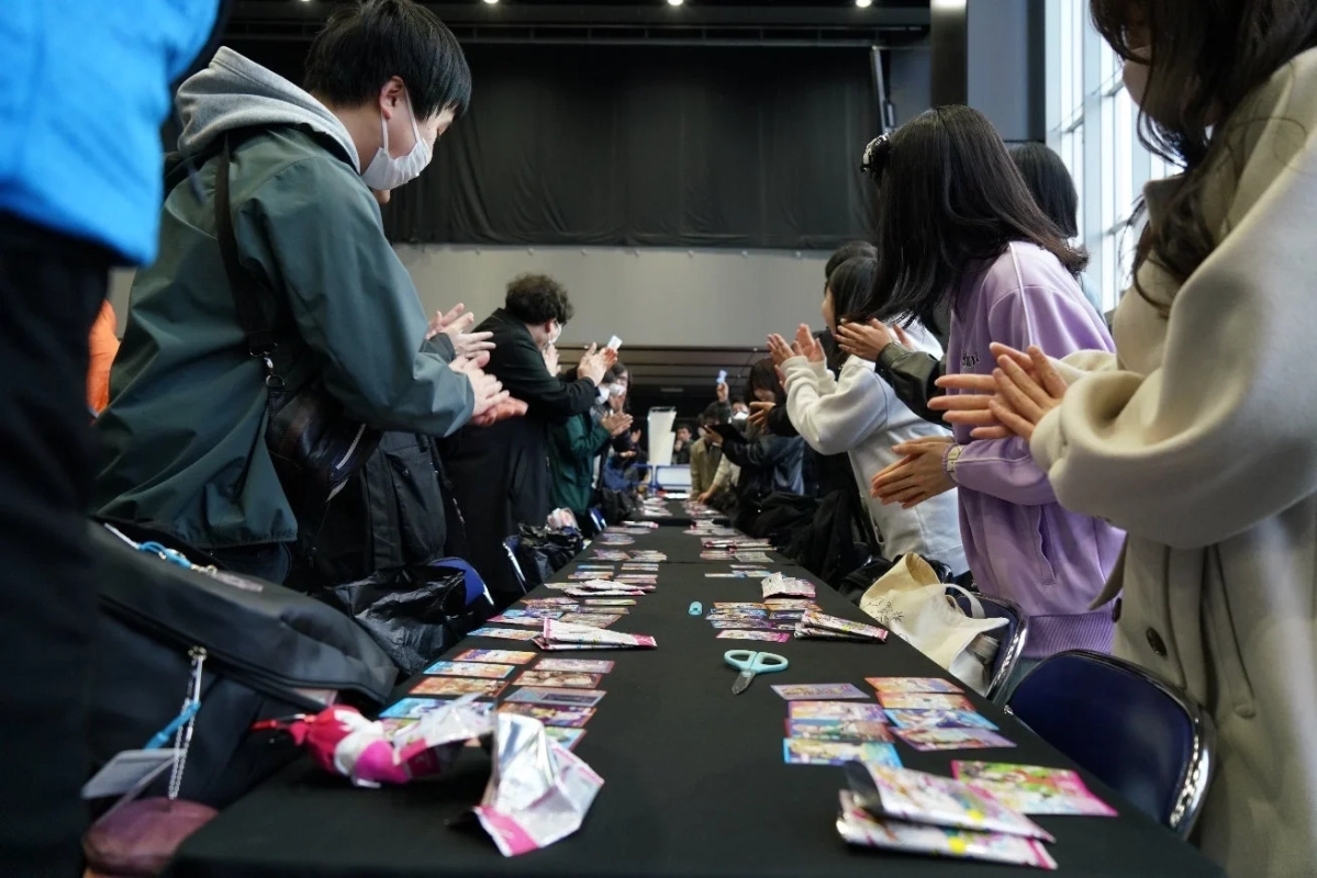 チーム開封!2パックラブカの様子