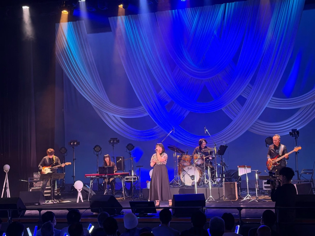 ライブでのバンドパフォーマンス