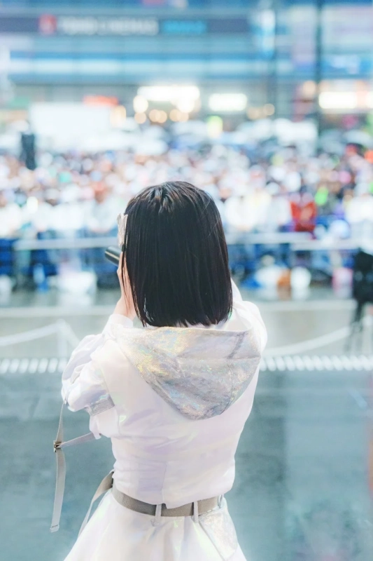 ライブ中の後ろ姿