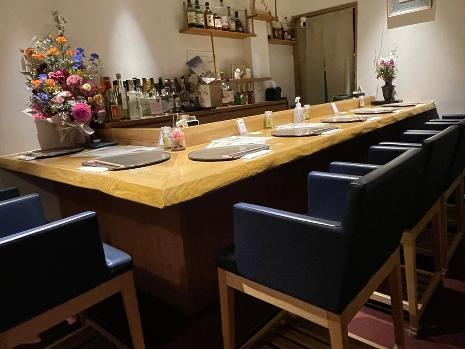 うなぎの佐倉 店内カウンター