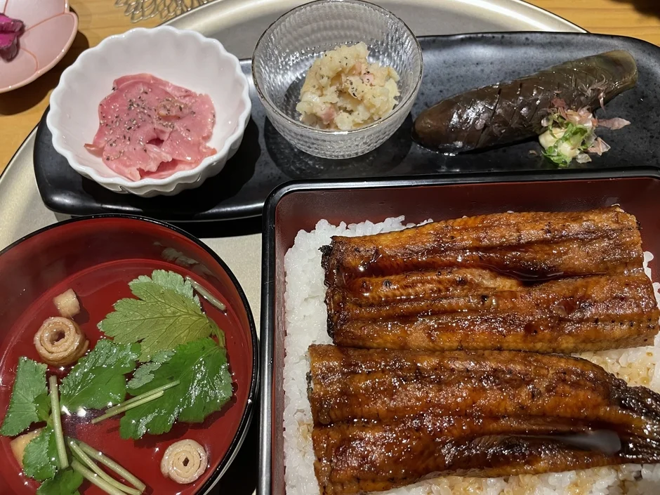 うな重定食のイメージ