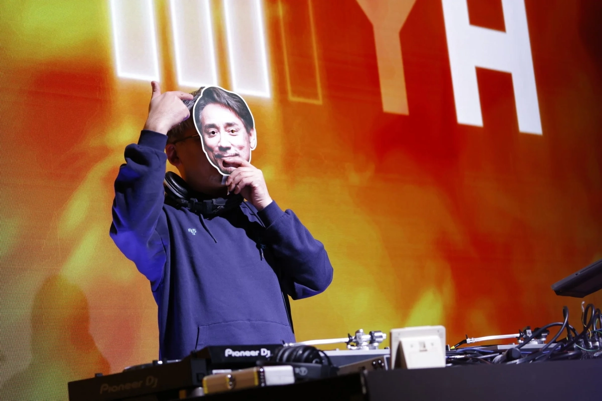 DJ FUMIYAのパフォーマンス
