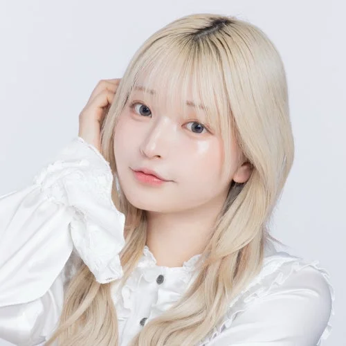 ブロンド長髪の女性