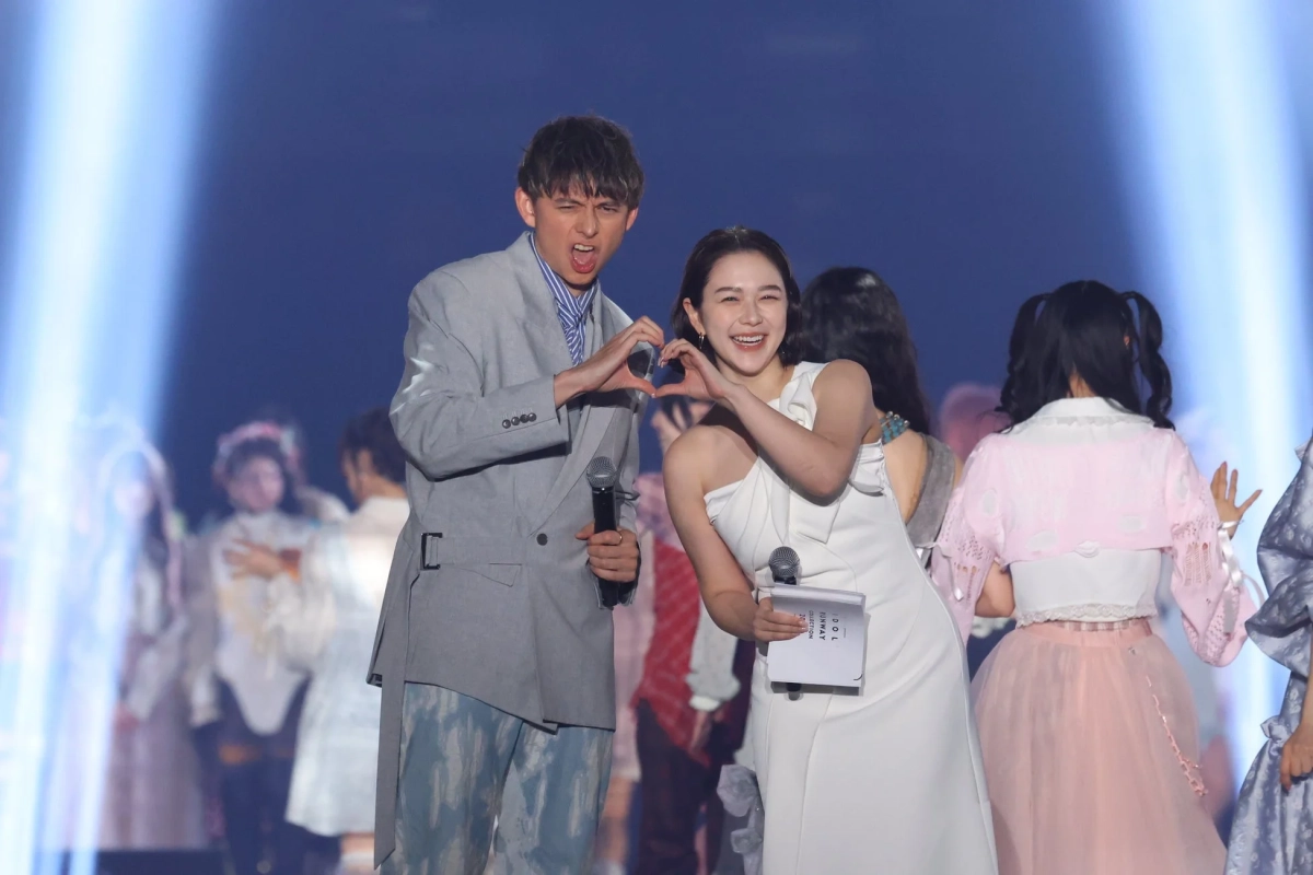 グランドフィナーレのMCと出演者