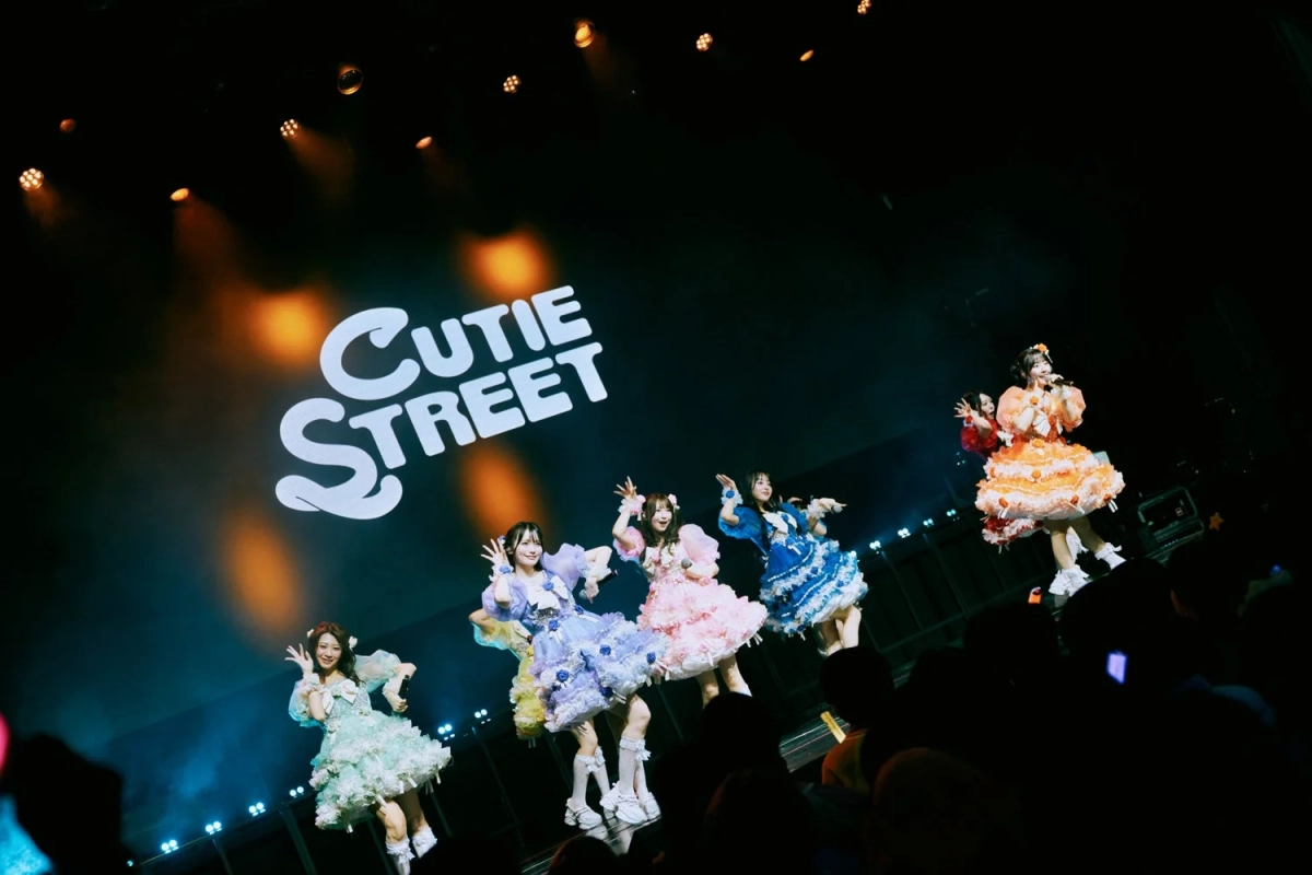 CUTIE STREETのステージと観客