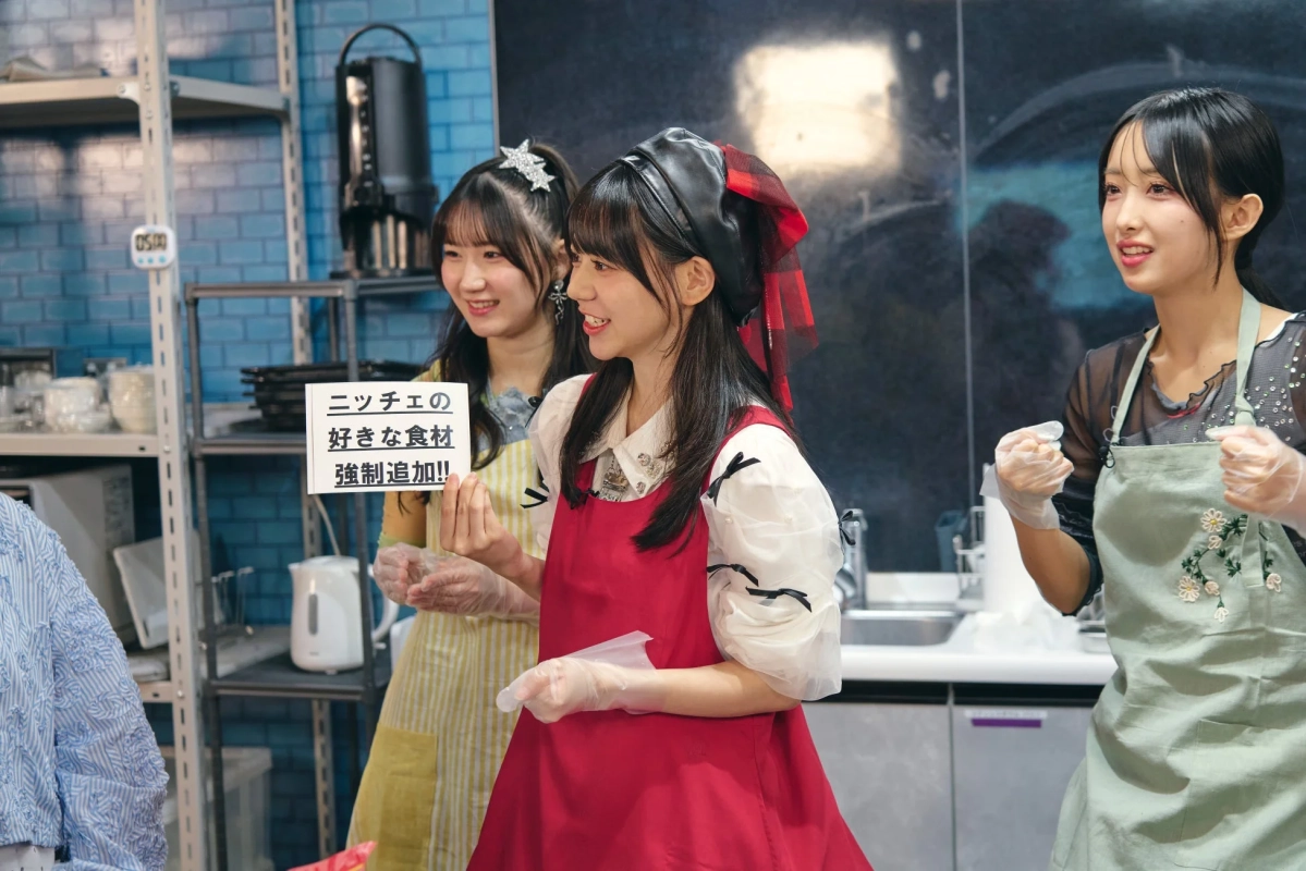 OCHA NORMAのメンバーが料理に挑戦