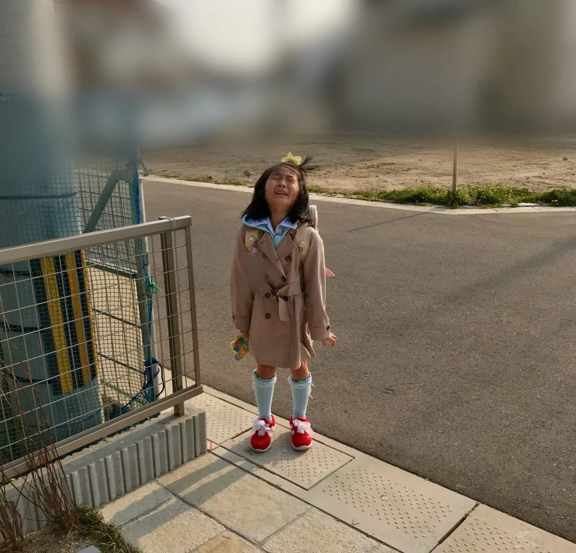 泣いている女の子