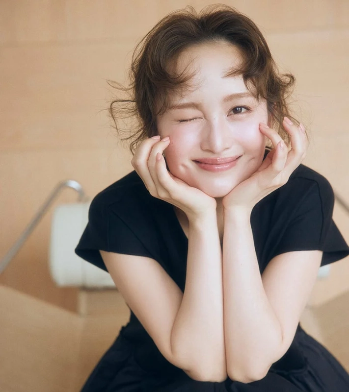 ウィンク笑顔の百田夏菜子さん