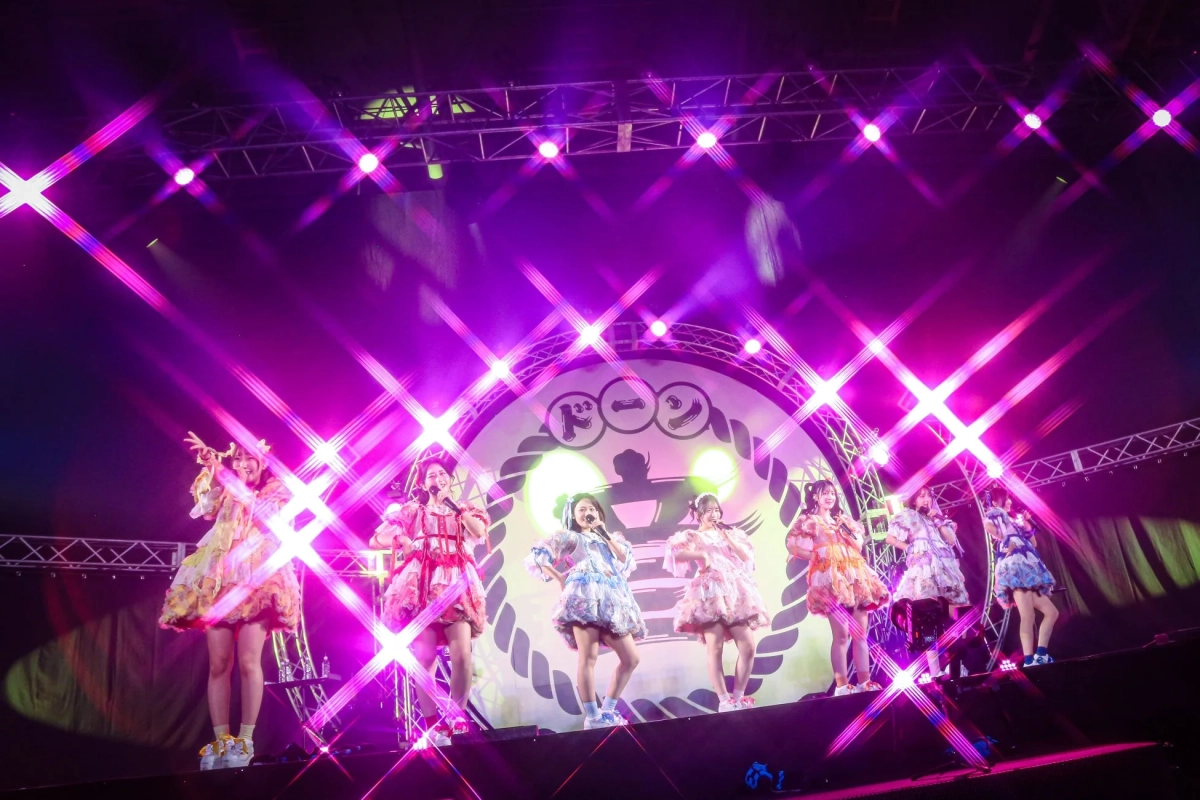 SWEET STEADYのライブパフォーマンス