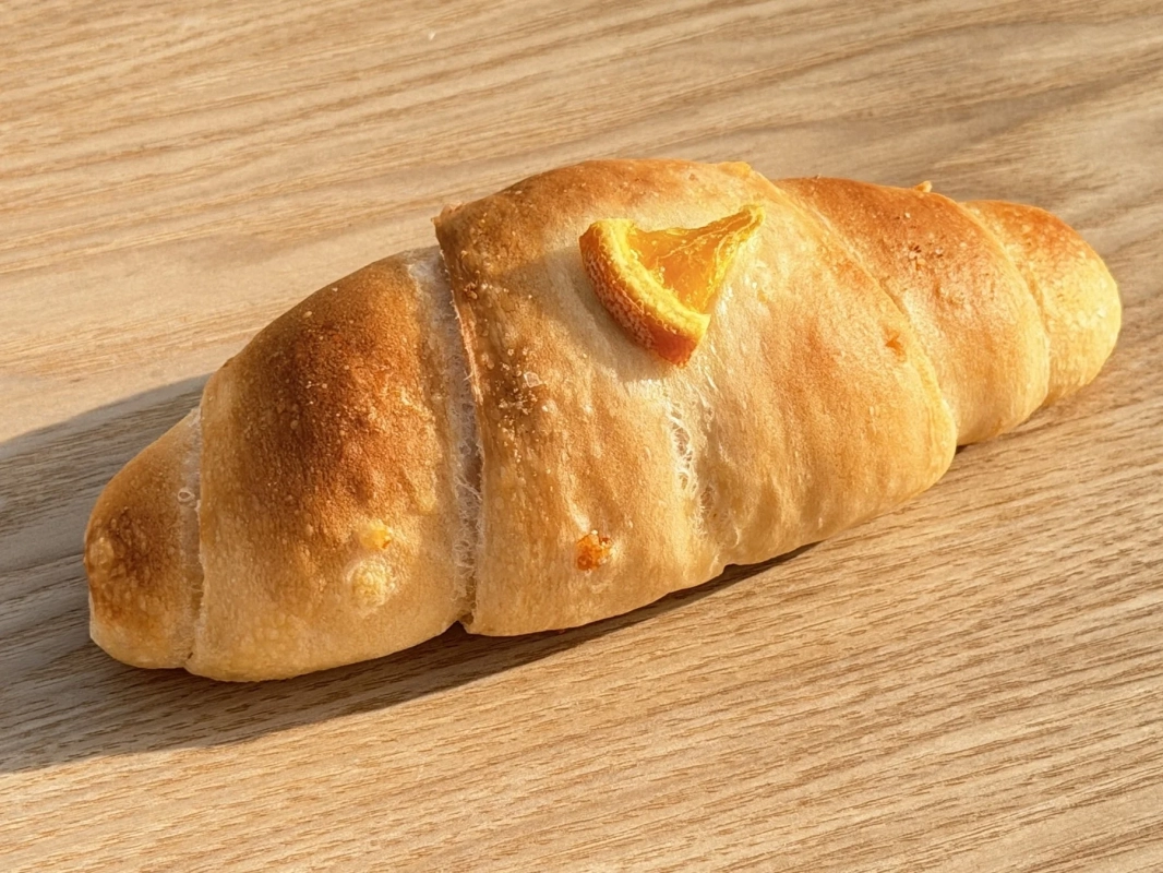 オレンジ塩パン