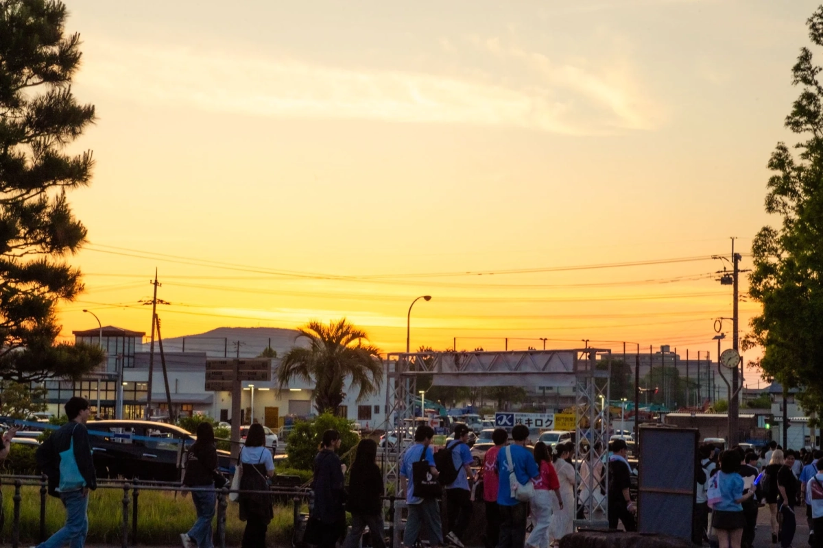 夕焼けに染まる長門市
