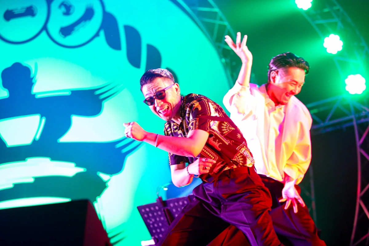 C&Kのメンバーのパフォーマンス
