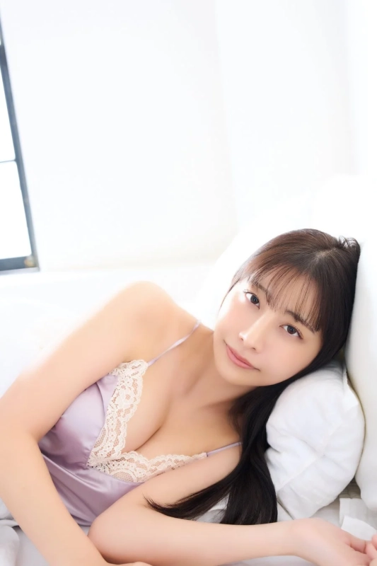 鈴木優香さんの写真集カット