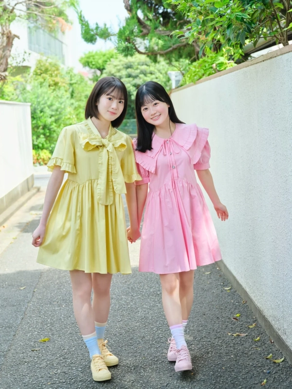 AKB48 橋本恵理子さんと布袋百椛さんの仲良しショット
