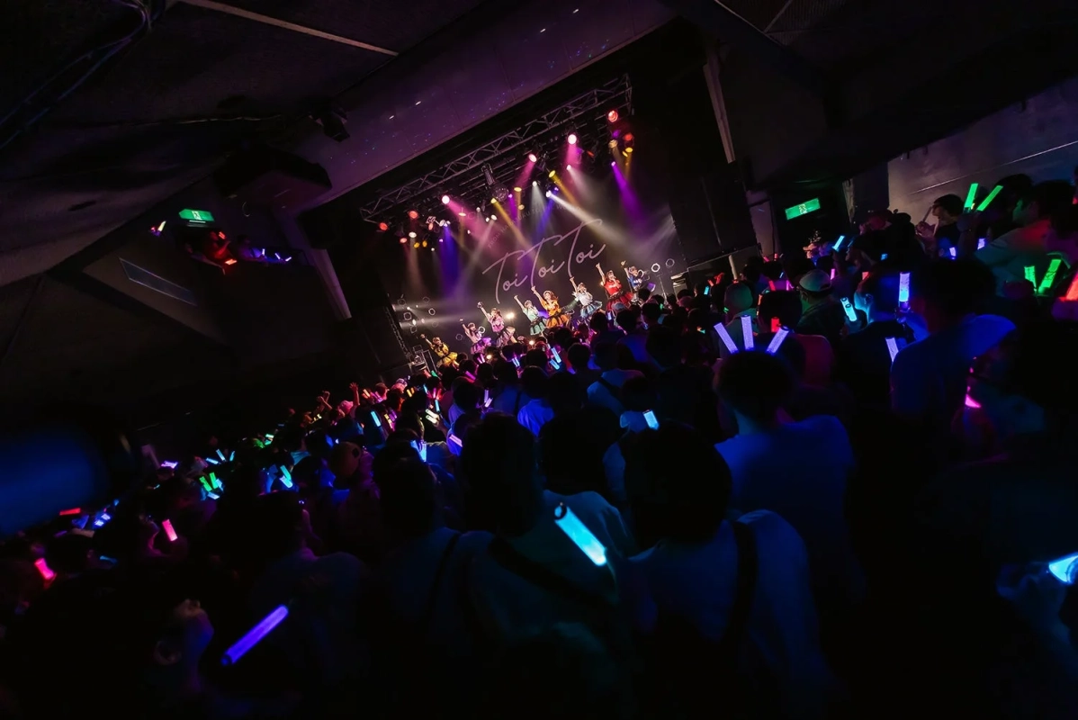 Toi Toi Toiの感動的なライブの様子