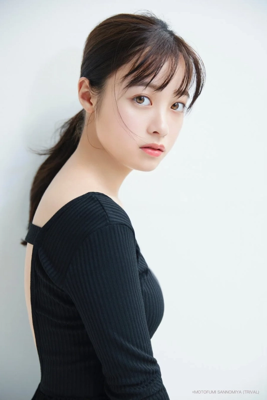 橋本環奈さんプロフィール写真