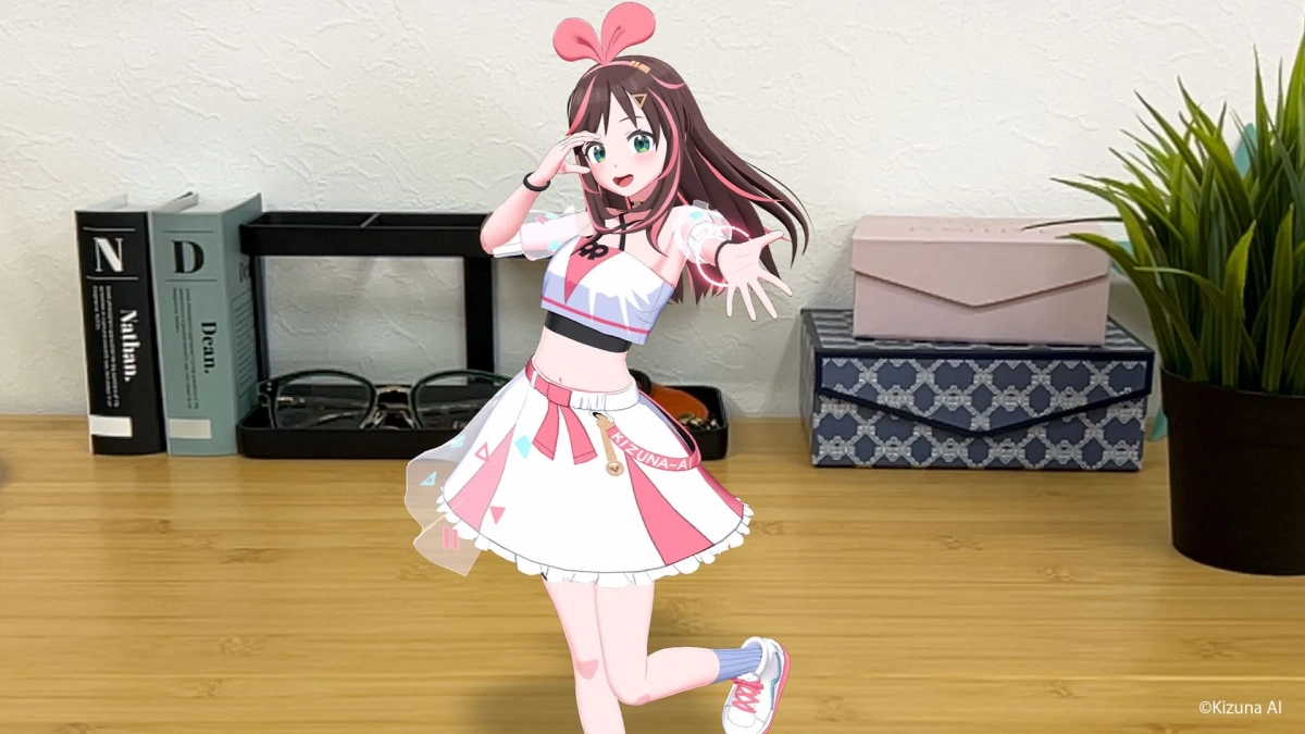 デスクにいるKizuna AI