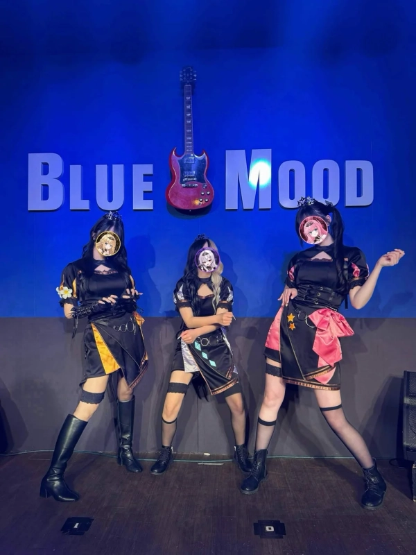 クインテのライブパフォーマンス