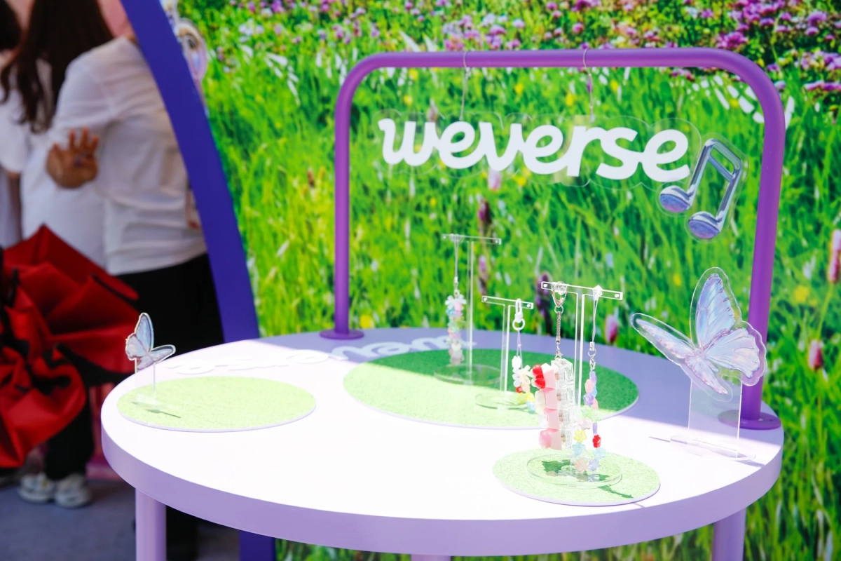Weverseブースのグッズ