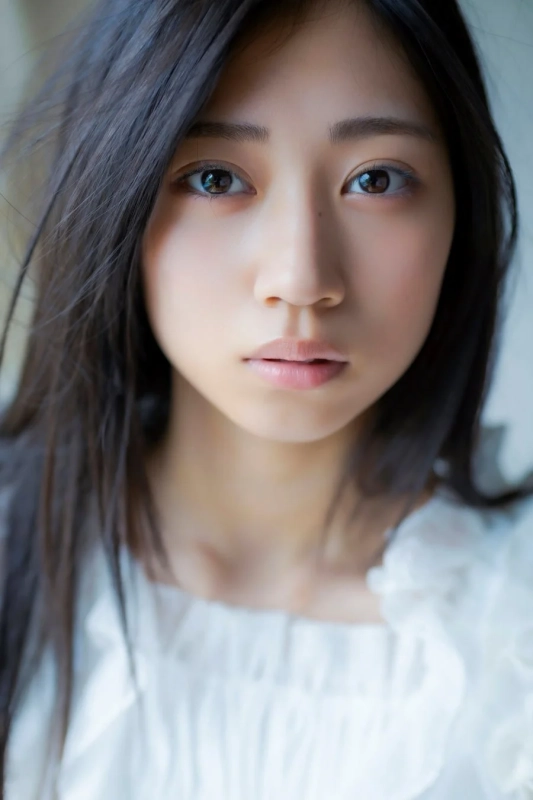 川端晃菜、クローズアップ