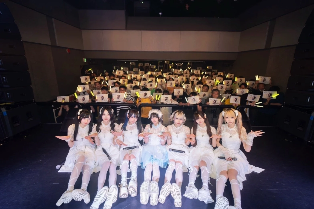 ライブ会場でのVVSiSメンバー
