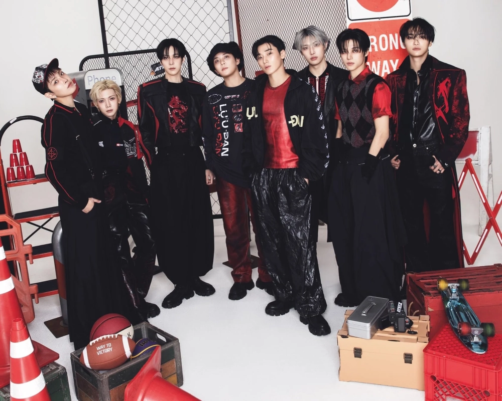 ATEEZメンバーの集合写真