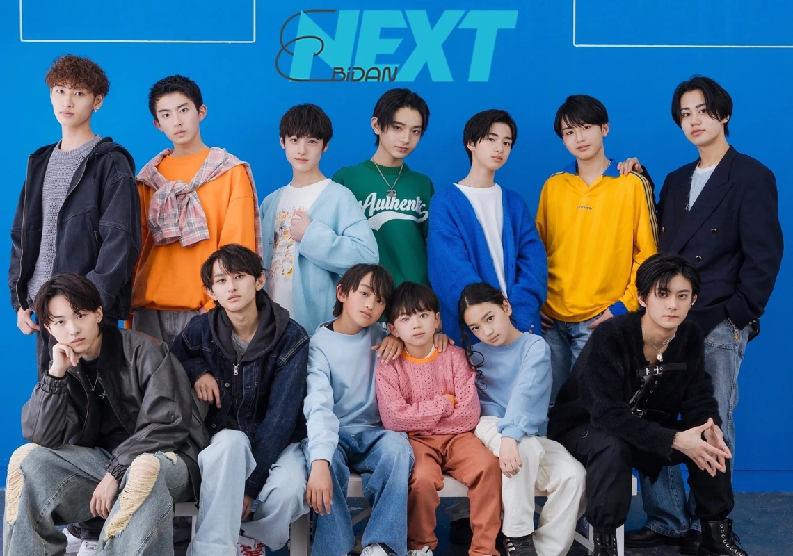 少年たちのグループ写真