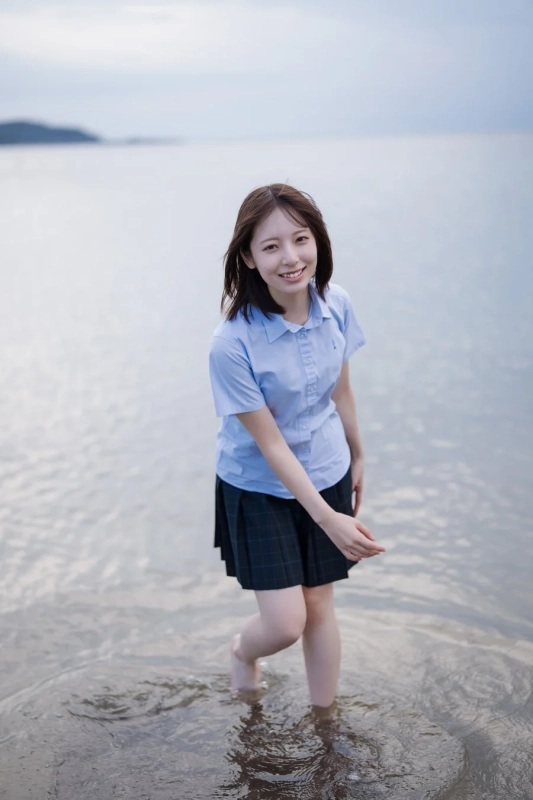 渡辺莉奈さんのグラビアカット