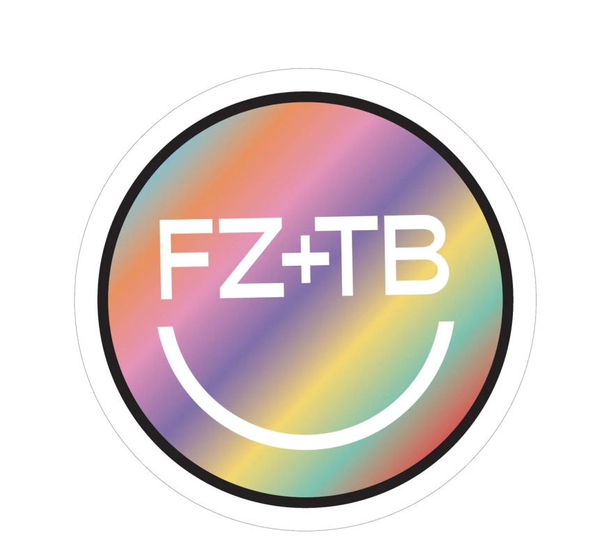 虹色のロゴステッカー「FZ+TB」