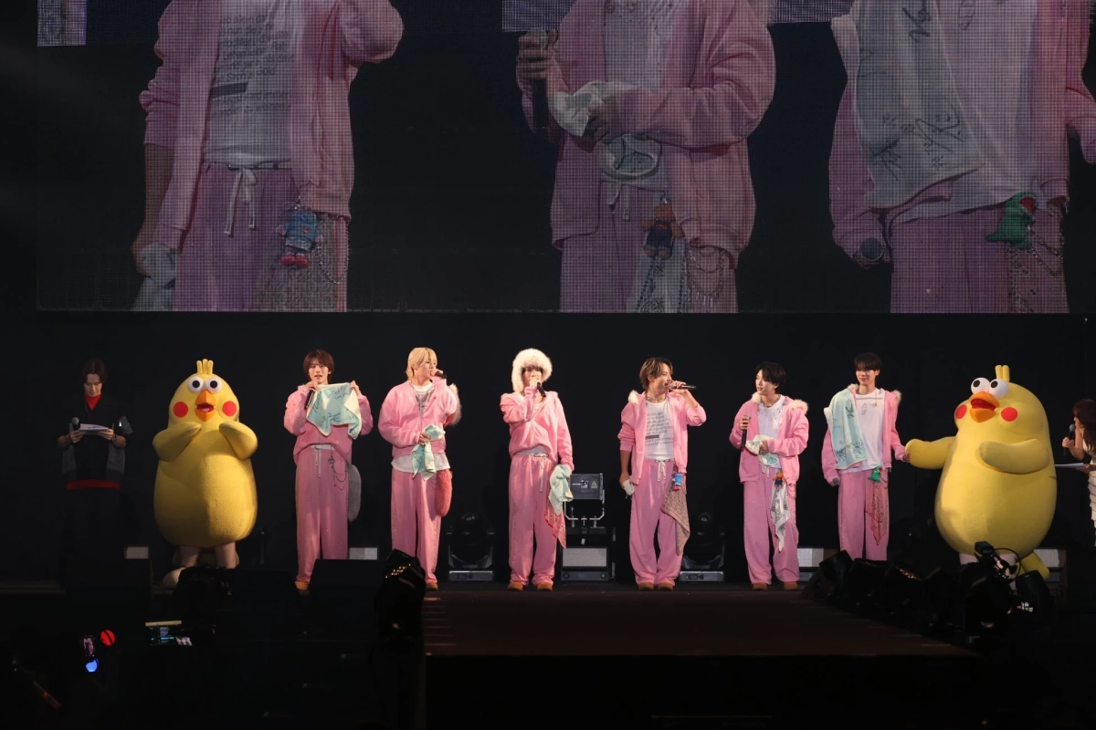 DXTEENとポインコ兄弟のコラボステージ